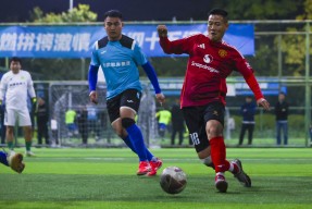 开云官方在线-竞逐巅峰！球员们拼尽全力，为胜利拼搏()